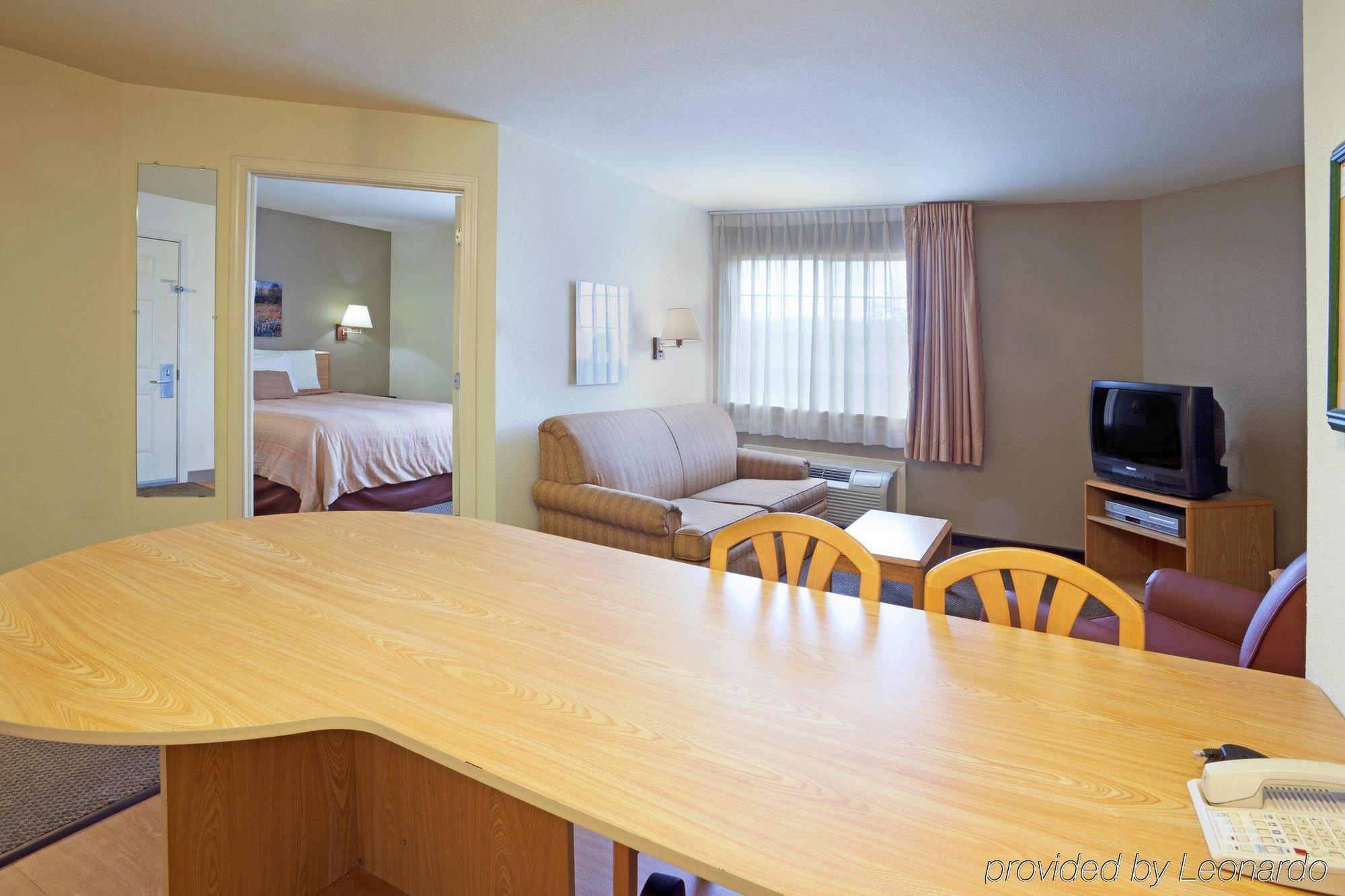 Sonesta Simply Suites San Antonio Northwest - Medical Center Room photo