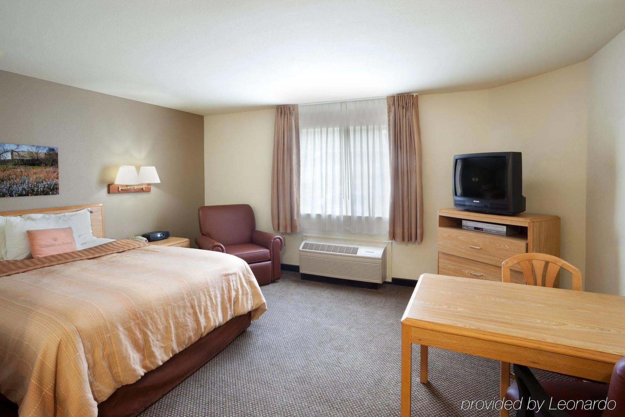 Sonesta Simply Suites San Antonio Northwest - Medical Center Room photo